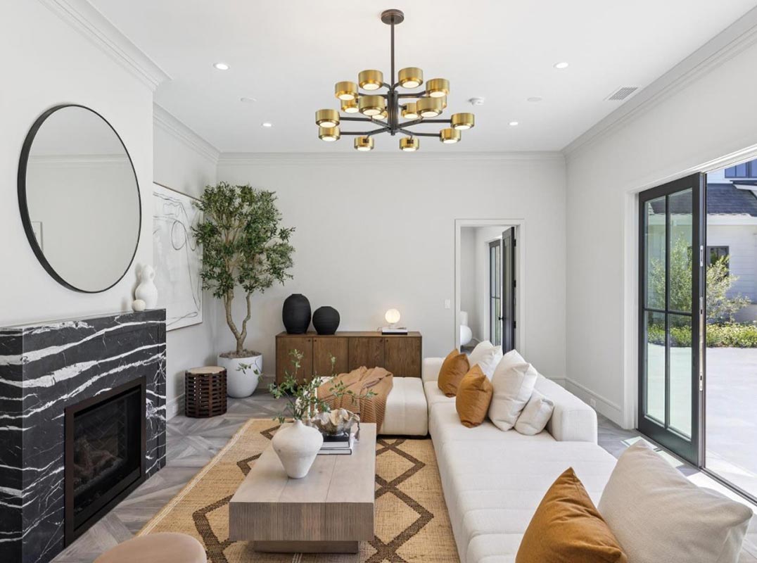 MAGNIFICENT CALIFORNIA FARMHOUSE